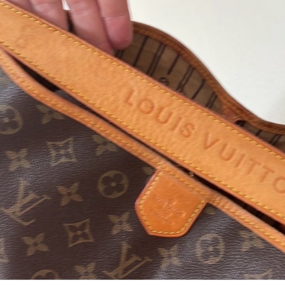 Authentic Louis Vuitton handbag - Picture 3 of 15